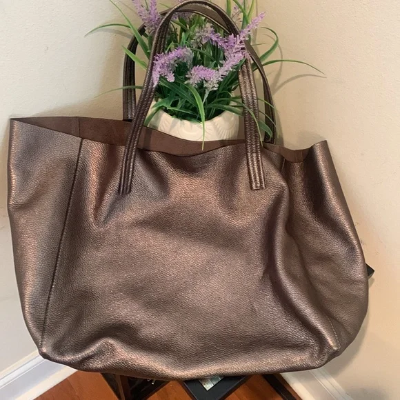 Kurt Geiger London Violet Leather Tote
KURT GEIGER LONDON - Picture 9 of 14